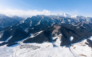 祁连山上的雪为什么不融化？祁连山为什么常年积雪？